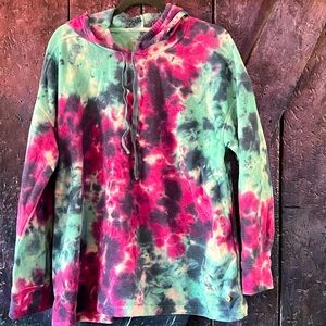 Livi by Lane Bryant tie dye pull over hoodie